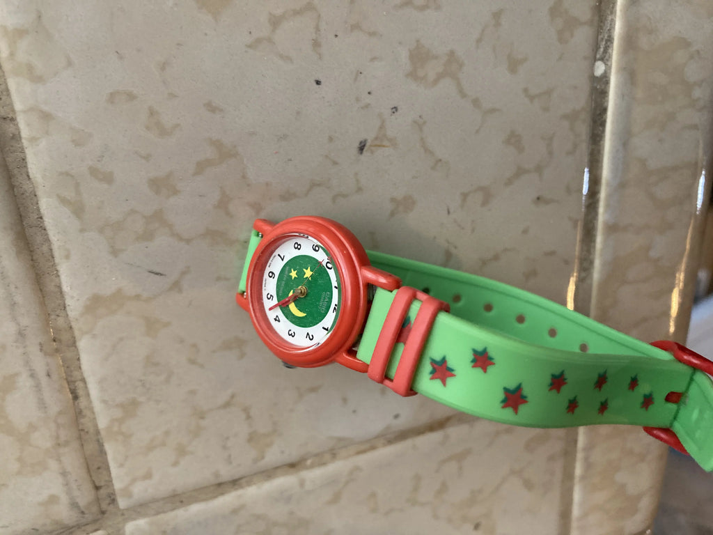 Rare Green Casio Kids Analog Watch Moon and Sizetars LQ-136A-3B