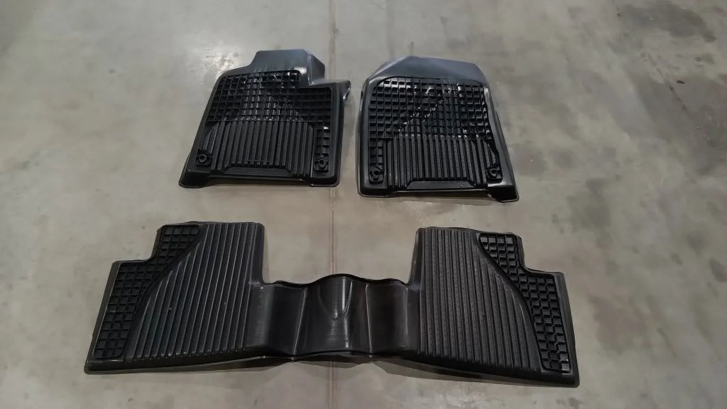 Pre-Owned 2017 Jeep Cherokee 3 Front & Rear Rubber Floor Mat Sizeet OEM (Good)