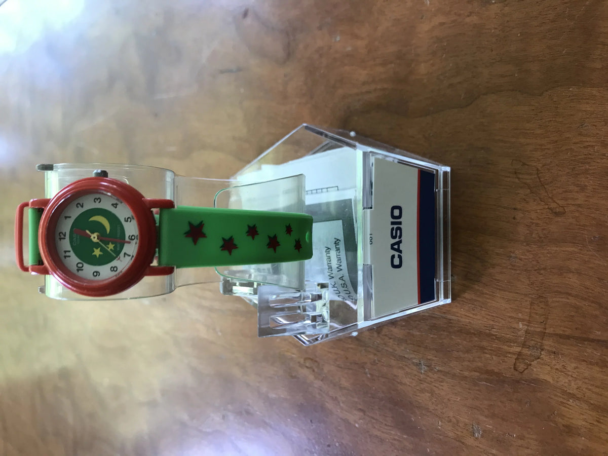 Rare Green Casio Kids Analog Watch Moon and Sizetars LQ-136A-3B