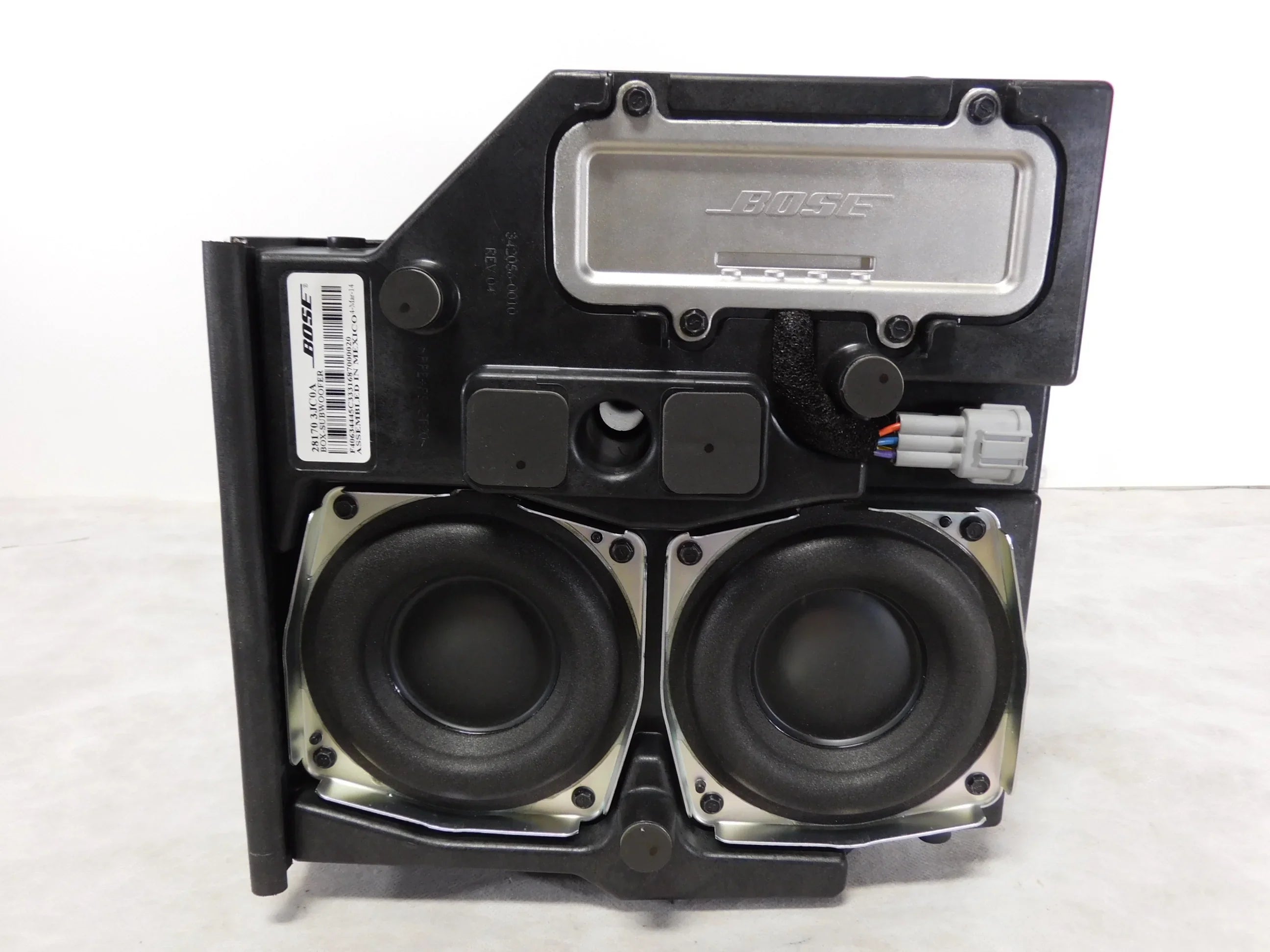 Pre-Owned 14 Infiniti QX60 Bose Pair of Two Sizeubwoofers in Box OEM LKQ (Good)