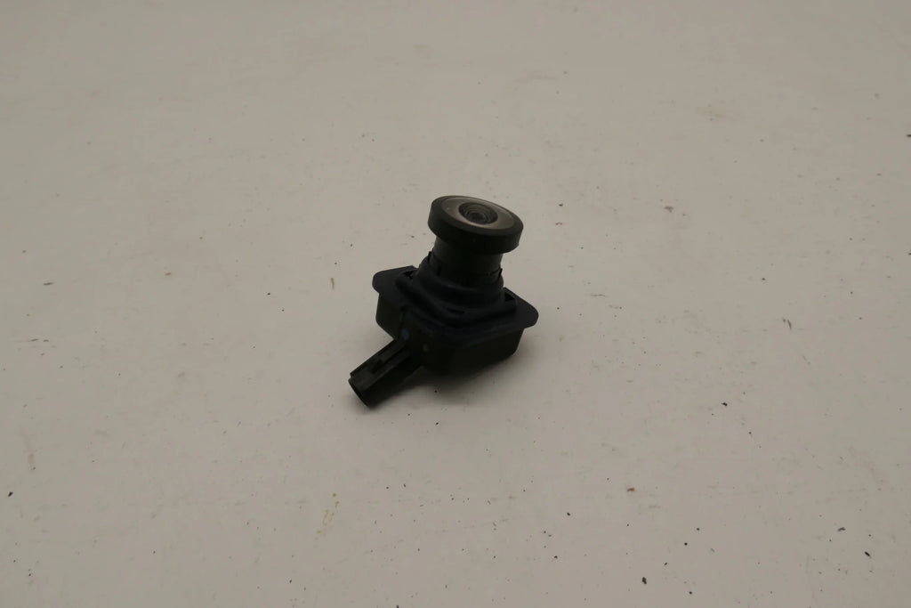 Pre-Owned 2020 Chrysler Pacifica Rear View Back-Up Camera OEM (Good)