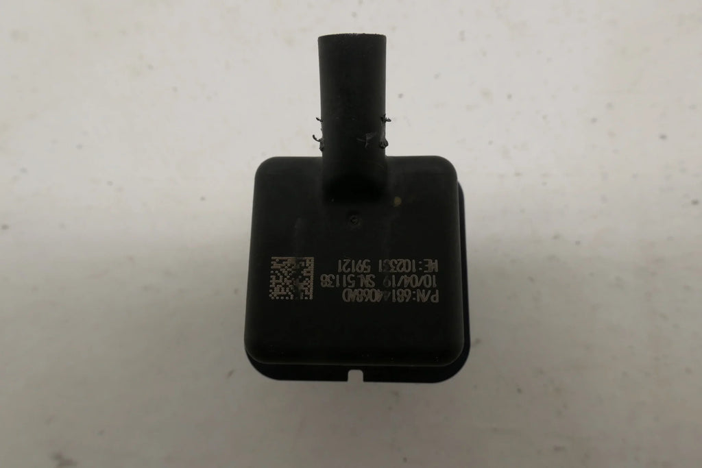 Pre-Owned 2020 Chrysler Pacifica Rear View Back-Up Camera OEM (Good)