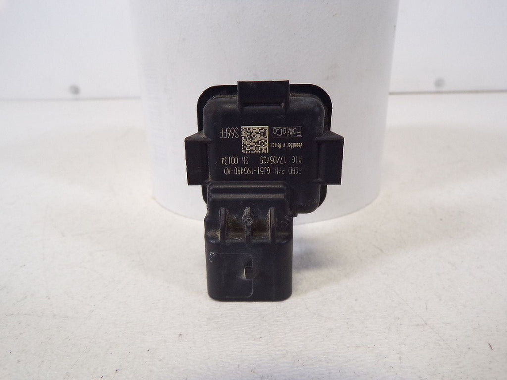Pre-Owned 17-19 Ford Escape Rear View Backup Camera OEM LKQ (Good)