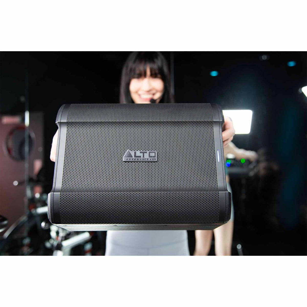 Alto Professional BUSizeKER 200W Premium Battery Powered Portable PA with Protective Case Package
