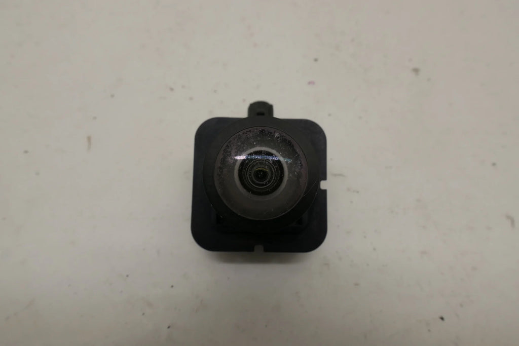 Pre-Owned 2020 Chrysler Pacifica Rear View Back-Up Camera OEM (Good)