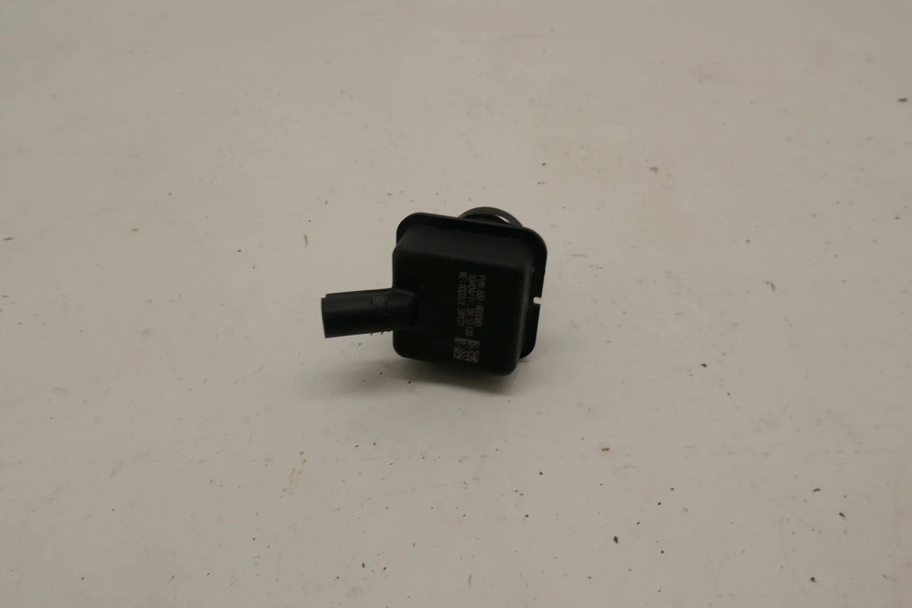 Pre-Owned 2020 Chrysler Pacifica Rear View Back-Up Camera OEM (Good)