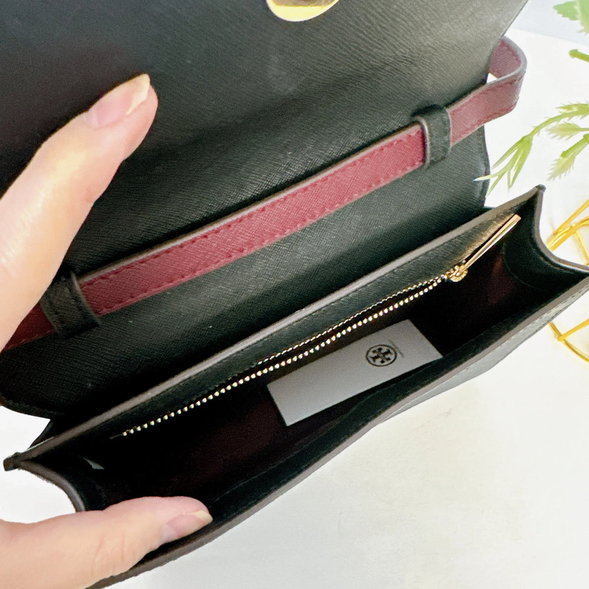 Tory Burch 84744 0821 Emerson Mini Sizehoulder Bag In Claret Black
