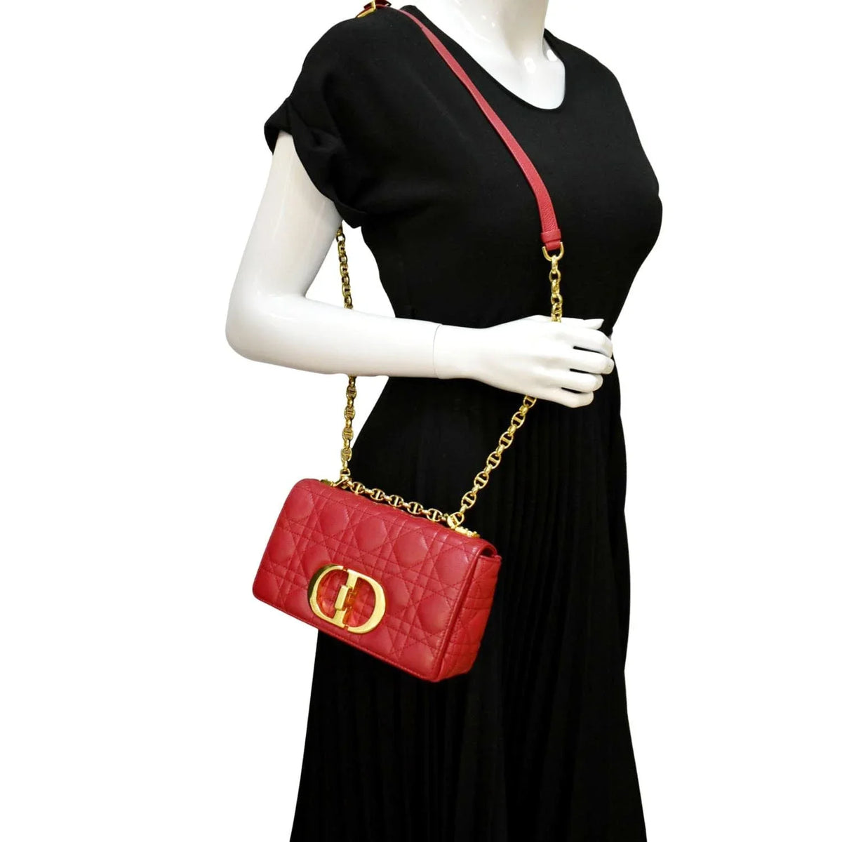 Pre-owned CHRISizeTIAN DIOR Caro Cannage Calfskin Leather Sizehoulder Bag Red