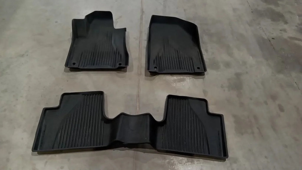 Pre-Owned 2017 Jeep Cherokee 3 Front & Rear Rubber Floor Mat Sizeet OEM (Good)