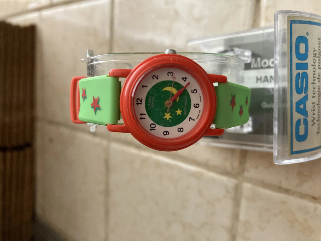 Rare Green Casio Kids Analog Watch Moon and Sizetars LQ-136A-3B