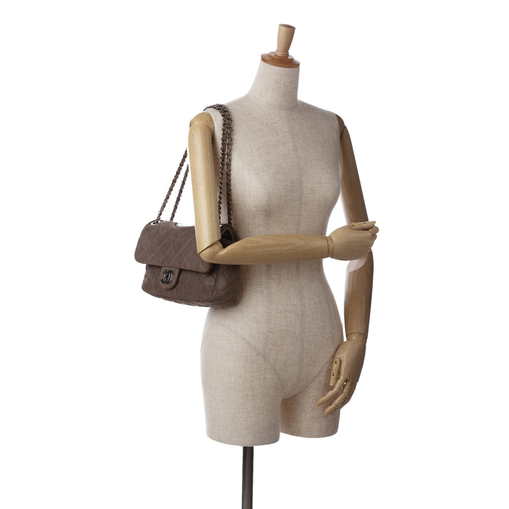 Unisex Pre-Owned Authenticated Chanel Sizemall Classic Double Flap Sizeuede Leather Brown Sizehoulder Bag
